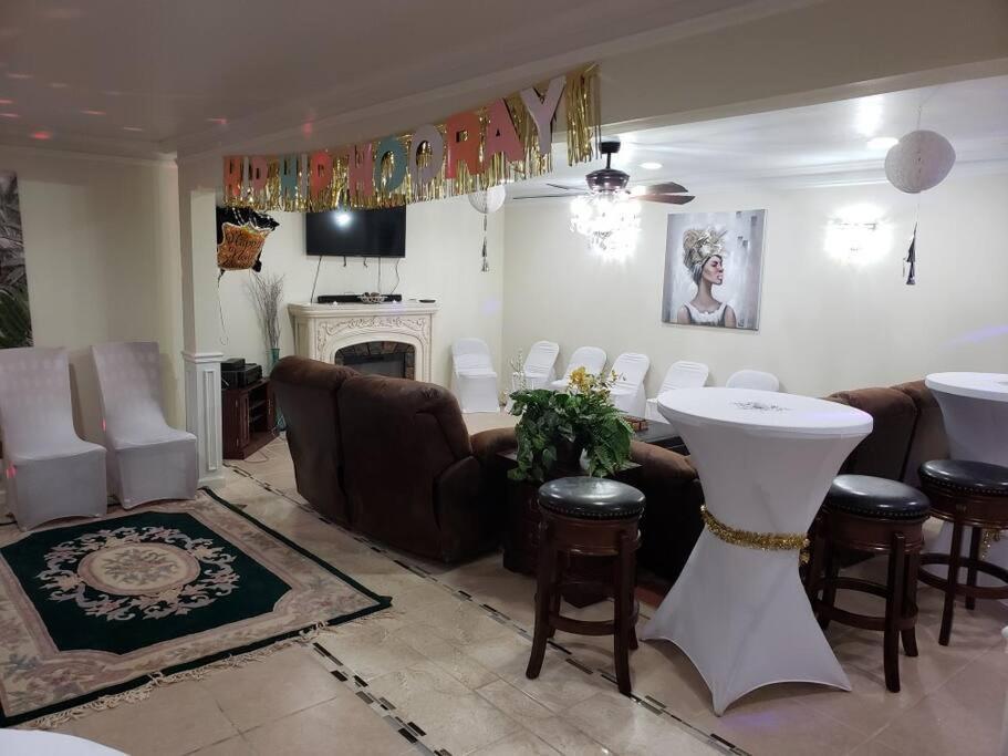 Entire Apartment Suite Family Singles Couples Nurses Dinners Business Meetings Литония Экстерьер фото